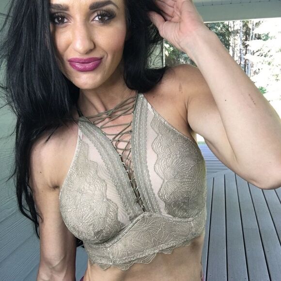 NWT Victoria’s Secret bralette lace - Picture 2 of 6